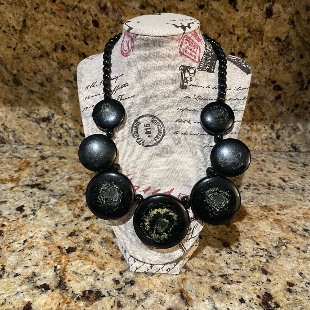 Chic Black Beaded Resin Necklace